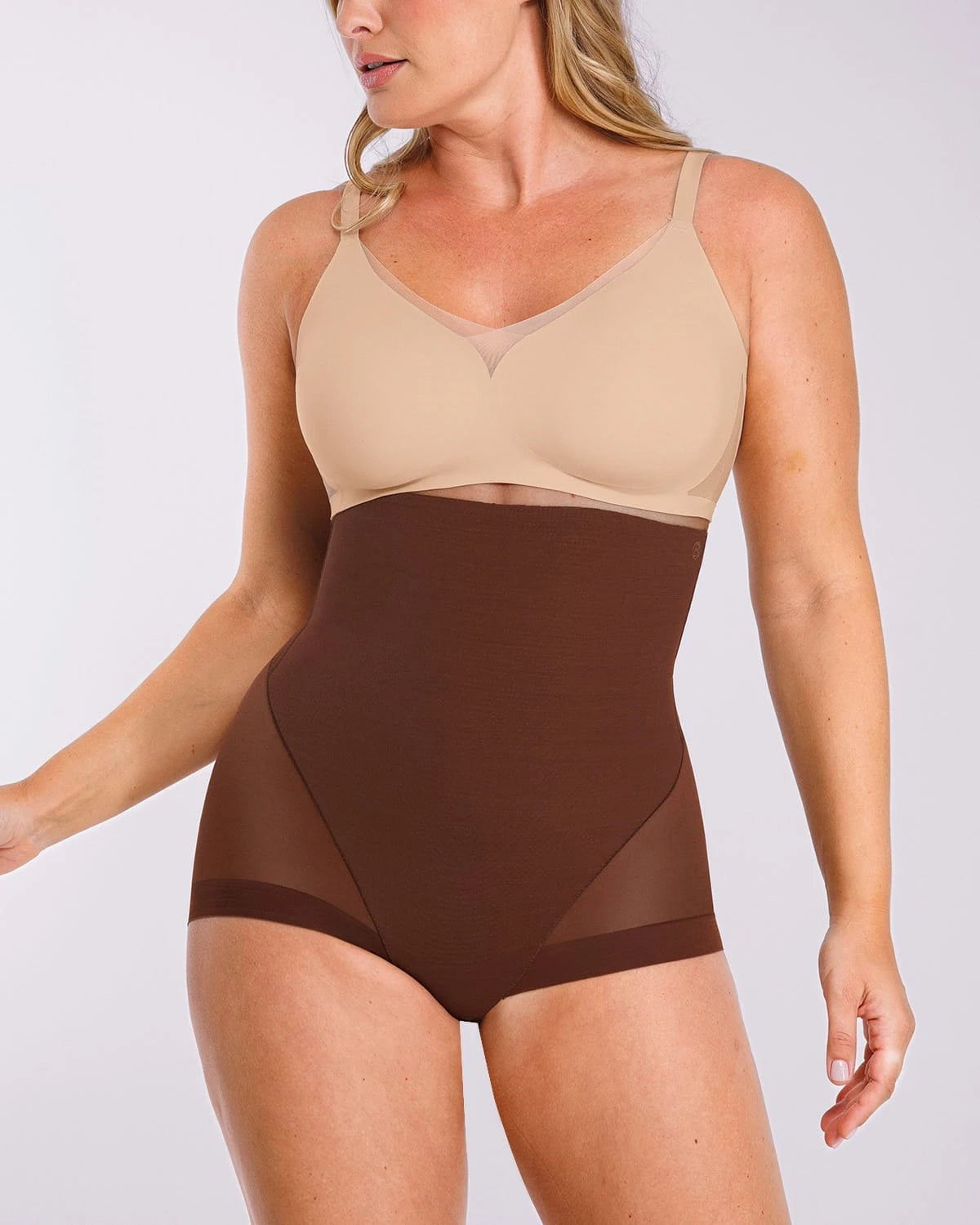 Close-up of ultra-flat elastic leg bands for a seamless, invisible finish