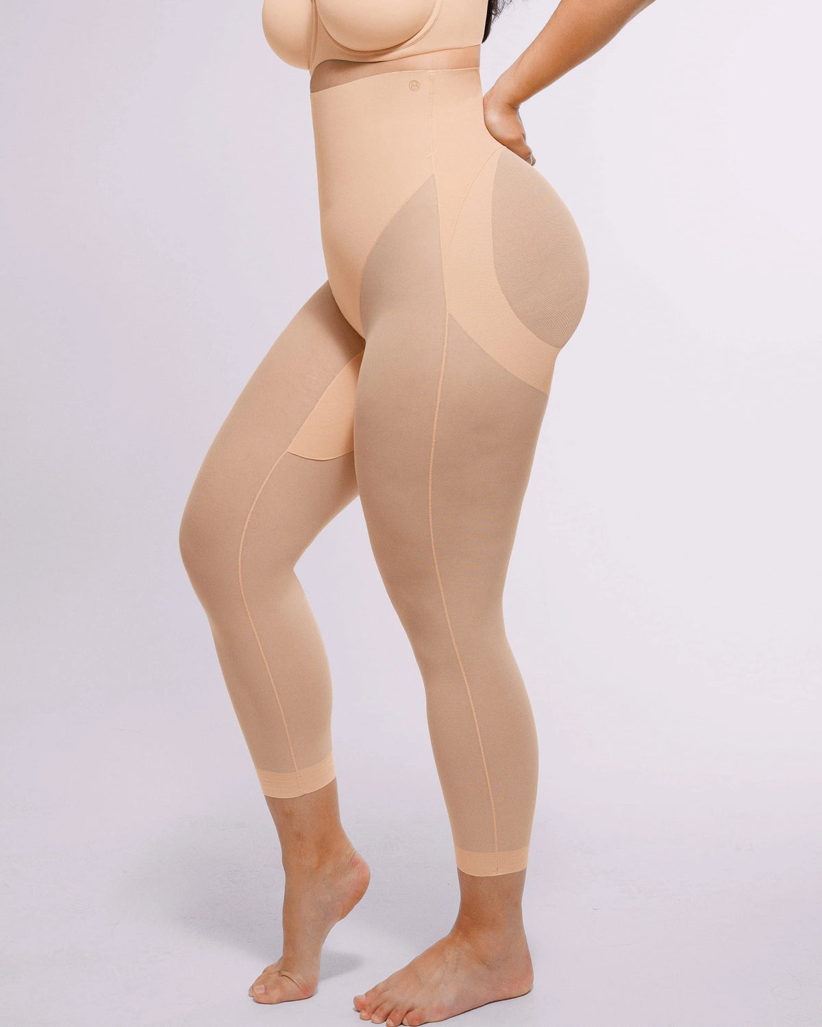 MeshSmooth butt-lifting capri with tummy control and sculpting support