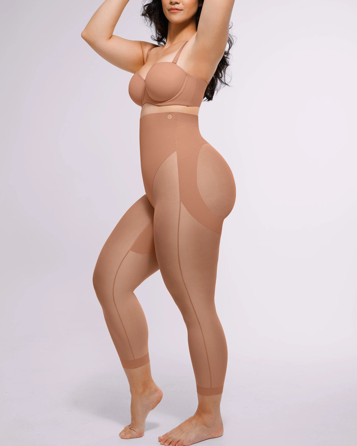 MeshSmooth butt-lifting capri with tummy control and sculpting support