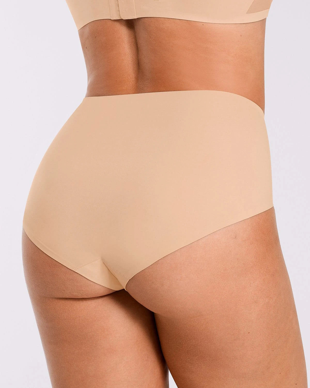 Curve Code™ Contour Comfy Smoothing Brief