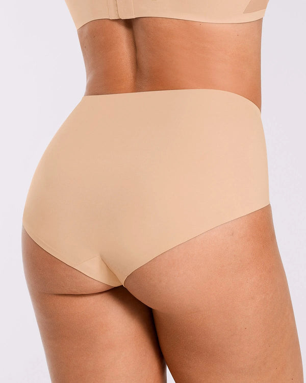 Curve Code™ Contour Comfy Smoothing Brief