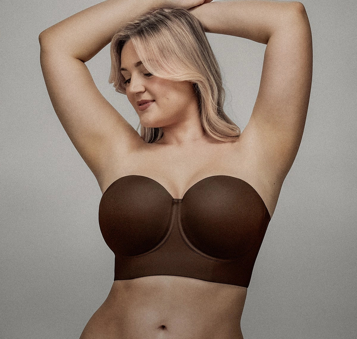 Smoothing_Strapless_Convertible_Bra-p